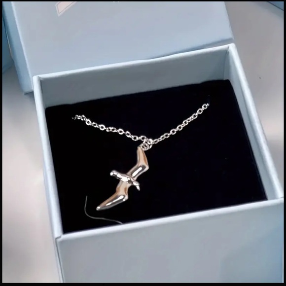 💛TS 1989 Seagull inspired necklace - Silver Pendant - Stylish Swift inspired - Picture 2 of 8